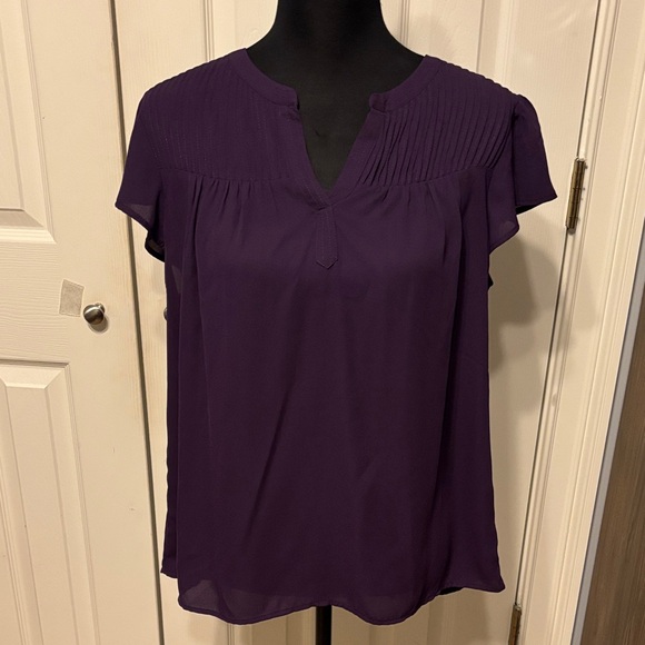 Daniel Rainn Tops - Daniel Rainn Farrah Flutter Sleeve Blouse